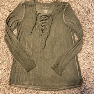 Long sleeve American Eagle shirt